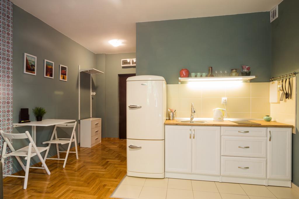 ! Promo! Central Evergreen Studio - Free Public Parking-Fast Wi-Fi Нови Сад Екстериор снимка